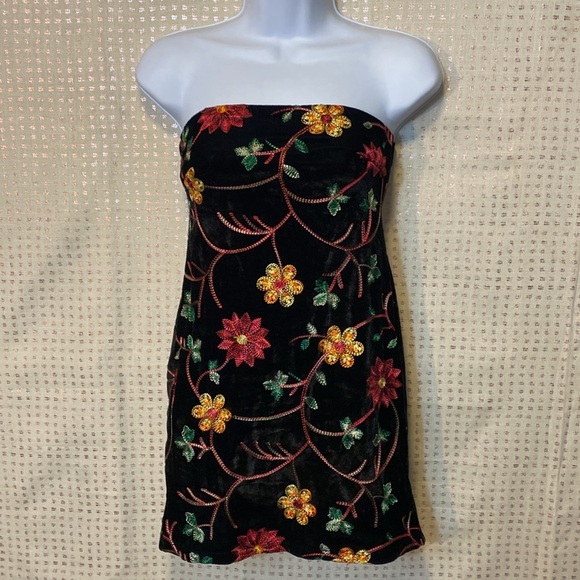 Urban Outfitters Tube Top Mini Dress Black Velvety with Embroidered Flowers - Picture 1 of 7